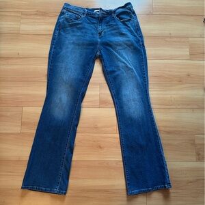 Levi's 515 Boot Cut Denim Jeans in Classic Blue size 12 western flare cotton